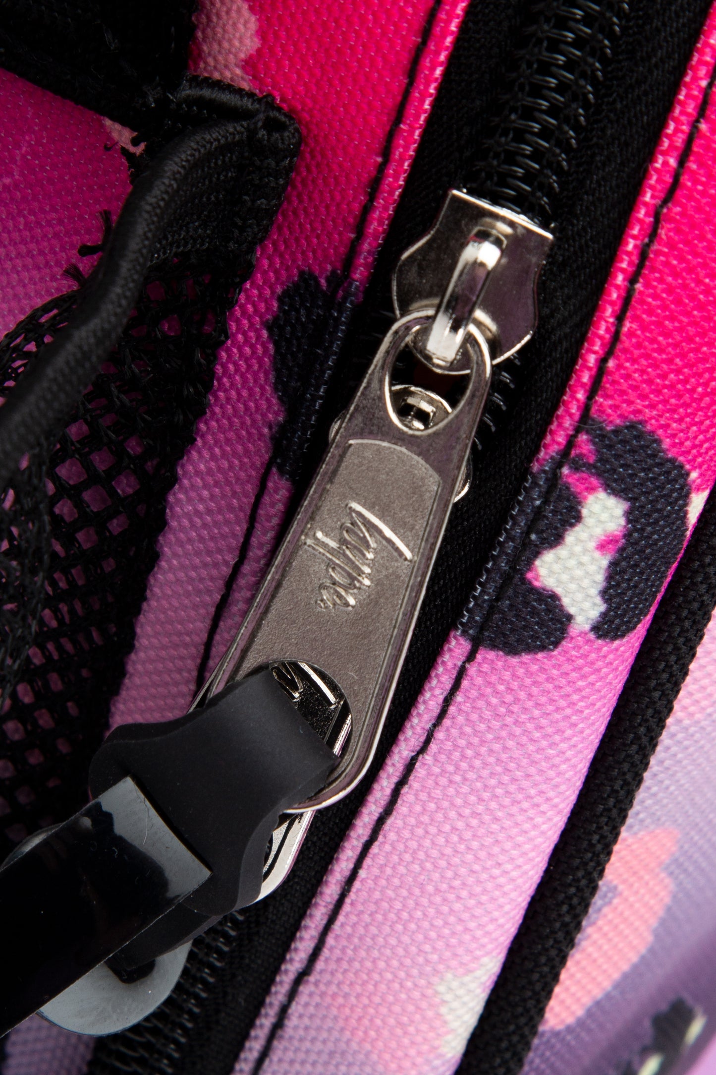 Hype Black & Pink Gradient Leopard Maxi Lunchbox