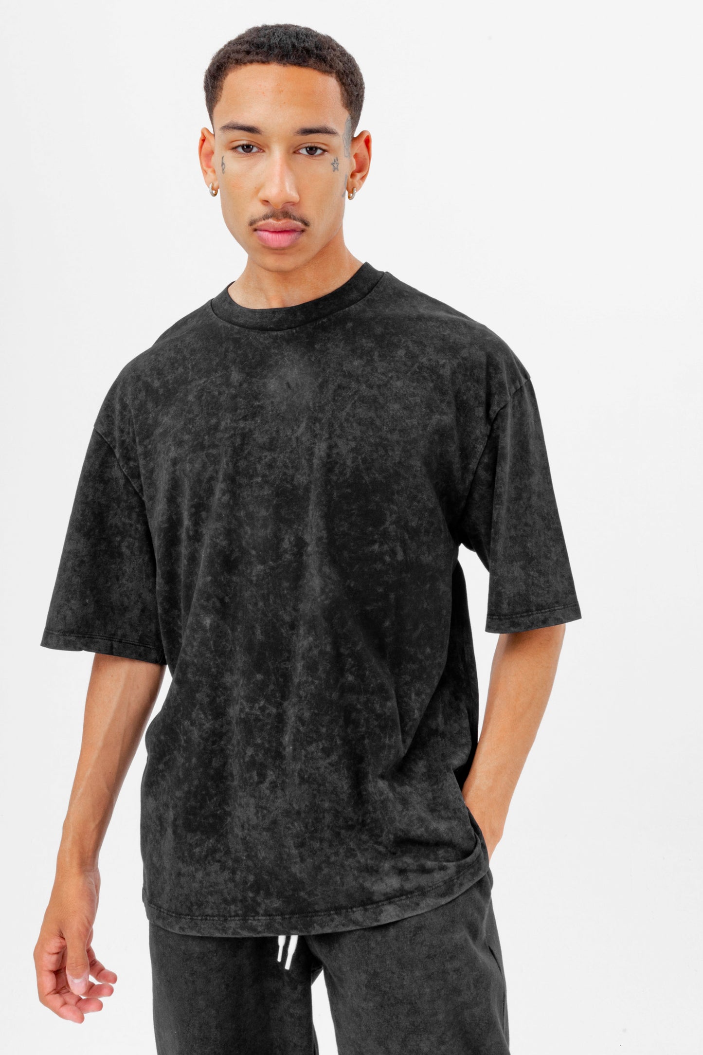 Continu8 Black Oversized Back Print T-Shirt